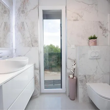 Holiday home Lovely In Zaton With Kitchen *