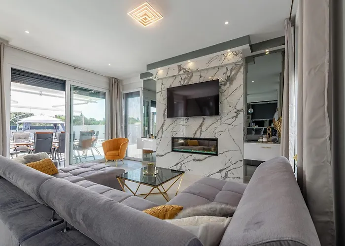 Awesome In With Wifi Nyaraló *