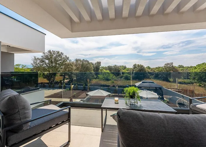 Awesome In With Wifi Nyaraló *